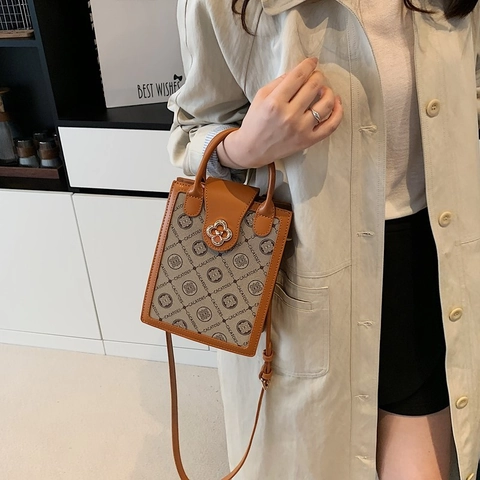 Damen Vintage Monogramm Umhängetasche PU Leder Spleißen Kleine Quadratische Handtasche Mit Blumenschnalle Mode Buchstabendruck Tote Bag