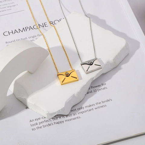 Fashion Stainless Steel Envelope Pendant Necklace With Rhinestone For Women Creative Letter Script Electroplated Jewelry Necklace