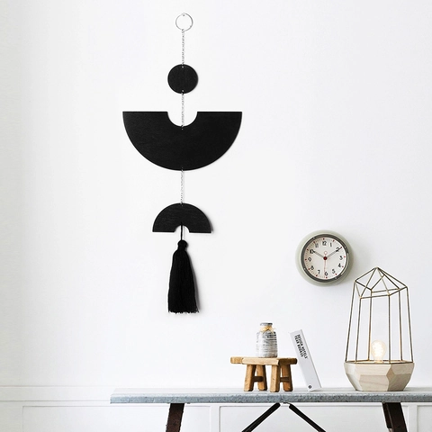 Decorazione da Parete Geometrica Moderna Nordica in Legno Pendente Minimalista Nero Rotondo Semicircolare Con Lunghe Nappine Casa