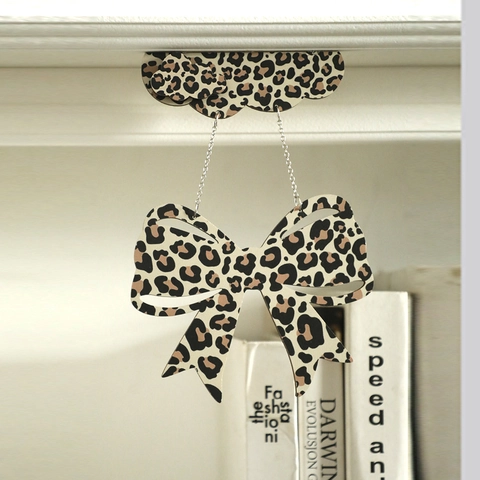 Ornamento da Parete in Legno Con Fiocco Leopardato Design a Nuvola Con Catene di Metallo Per Camera da Letto Soggiorno Casa
