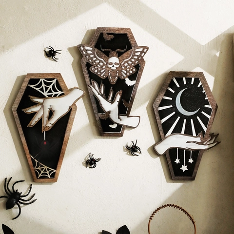 Gotische Sarg Holz Wanddeko Halloween Anhänger Dunkle Ästhetik Totenkopfschwärmer Spinnennetz Mysteriöse Hausdekoration