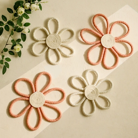 Decorazione da Parete a Forma di Fiore Intrecciata in Corda di Cotone Fatta a Mano Sottobicchieri Floreali Bohémien Casa