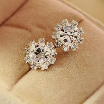 Alloy Zirconia Sunflower Stud Earrings With 925 Sterling Silver Earring Post Fashion Minimalist Flower Cluster Earrings Women Jewelry