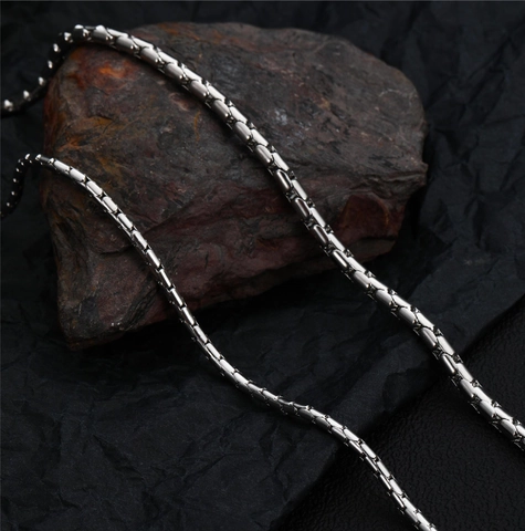 Collana a Catena Veneziana in Acciaio al Titanio Unisex Minimalista Hip Hop Lucidata Tonalità Argento Catena Regolabile