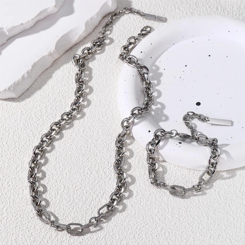 Collana in Acciaio al Titanio con Giunzione Geometrica e Catena Pave con Strass in Rame Gioielli di Moda Minimalisti Unisex