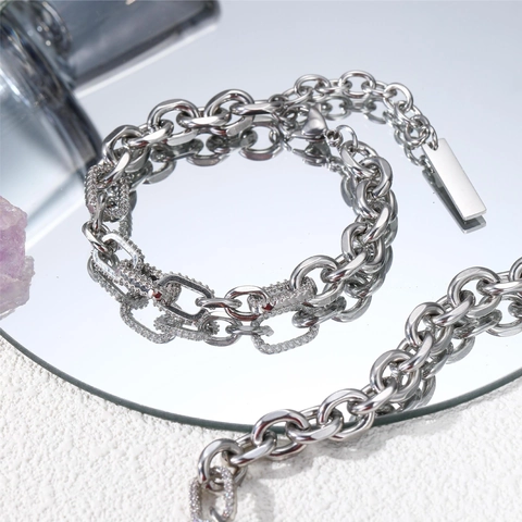 Collana in Acciaio al Titanio con Giunzione Geometrica e Catena Pave con Strass in Rame Gioielli di Moda Minimalisti Unisex