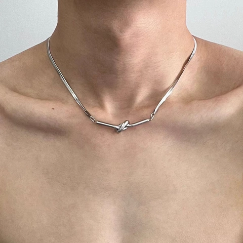 Minimalistische Titanstahl Knoten Halskette Für Damen Herren Silber Schlangenkette Polierte Schlüsselbeinkette Schmuck