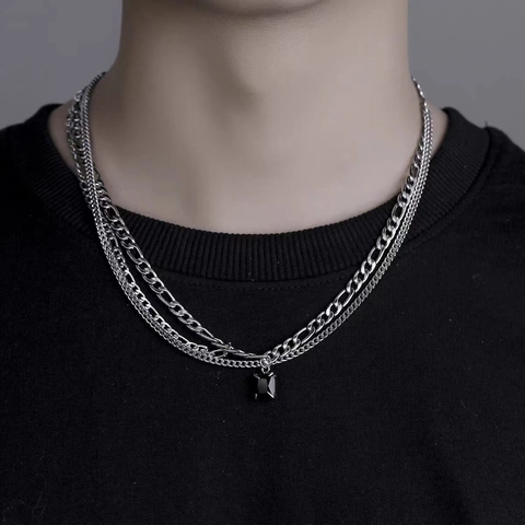 Collier Multicouche en Acier Titane avec Pendentif Rectangulaire Noir Chaîne Hip Hop Punk Bijoux pour Hommes Femmes Accessoire Quotidien