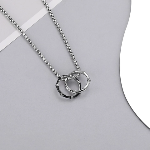 Vintage Roestvrij Staal Bamboeknoop Ineengrijpende Dubbele Ring Hanger Halsketting Zwart Emaille Hip Hop Stijl Voor Mannen Vrouwen Streetwear Sieraden