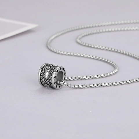 Collier Pendentif Pi Xiu Mantra à Six Caractères en Acier Inoxydable Vintage pour Hommes Style Chinois Bijoux de Mode Chanceux