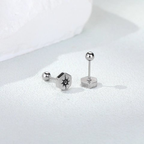 Pendientes de Botón de Acero de Titanio Hexágono Patrón de Sol Vórtice Punk Cierre de Bola Roscada Joyería de Piercing para Hombre Mujer Accesorio Diario