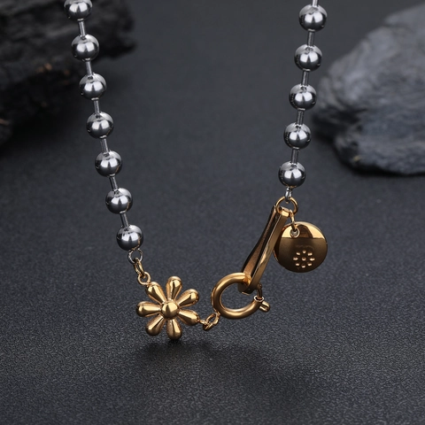 Collana a Catena a Sfere in Acciaio al Titanio con Fiore di Margherita Pendente Rotondo Gioielli Minimalisti per Uomo Donna