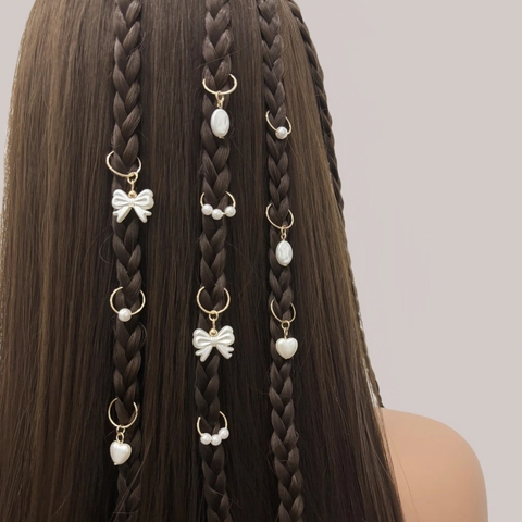Ensemble d'Anneaux de Tresse Dorés Style Ethnique Avec Pendentifs Papillon Cœur Perle Artificielle Pinces à Cheveux en Fer