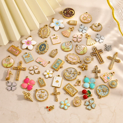 Pendentifs en Acier Inoxydable Bijoux DIY Émail Croix Cerise Note de Musique Cartes à Jouer Breloques pour Fabrication de Colliers Bracelets Bijoux Femme