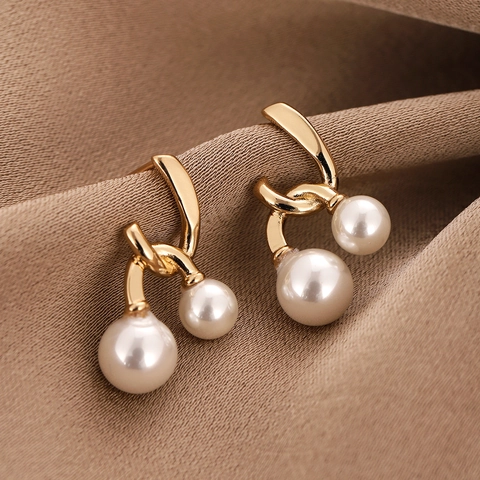 Elegante Kupfer Doppel Künstliche Perle Ohrstecker Minimalistische Geometrische Kreuz Gebogene Gold Silber Ohrringe Für Damen