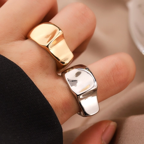 Retro Irregular Geometric Liquid Metal Open Ring For Women Elegant Copper Adjustable Finger Ring Minimalist Fashion Jewelry