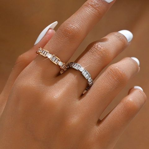 Minimalist Copper Inlaid Rhinestone Open Ring For Women Elegant Gold Silver Plated Baguette Round Adjustable Eternity Finger Ring Jewelry