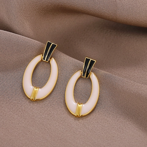 Vintage Franse Emaille Geometrische Oorbellen Goud Legering Contrastkleur Retro Chic Oorknopjes Voor Dames Elegante Sieraden Accessoire