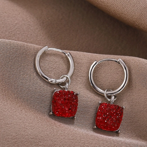 Orecchini a Cerchio Quadrati in Resina di Nicchia Semplici per Donna Metallo Elettroplaccato Argento Pendente Strass Rosso Gioielli Geometrici