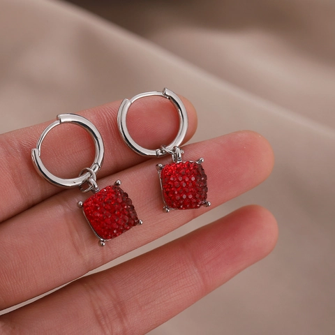 Orecchini a Cerchio Quadrati in Resina di Nicchia Semplici per Donna Metallo Elettroplaccato Argento Pendente Strass Rosso Gioielli Geometrici