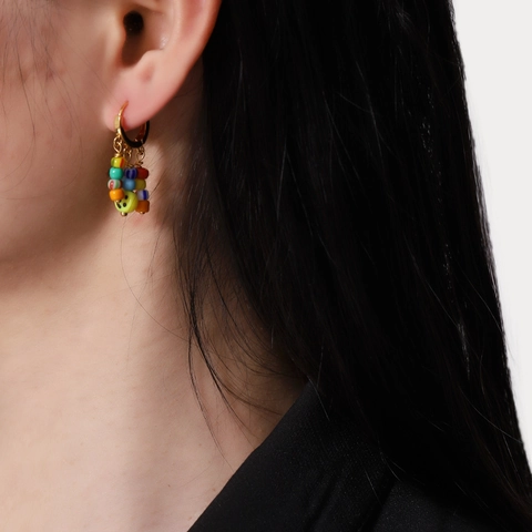 Asymmetrische Goldlegierung Smiley-Ohrringe Mit Imitationsperle Bunte Künstliche Perlenohrringe Für Damen Täglicher Schmuck