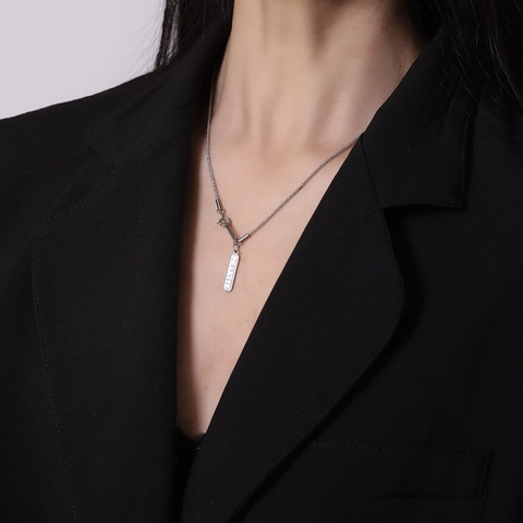 Minimalistische Edelstahl Rechteck Anhänger Halskette Fillette Buchstabe Graviert Silber Schlüsselbeinkette Damen Schmuck