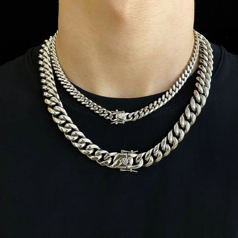 Collier Chaîne Cubaine en Acier Titane Hip Hop Unisexe Punk Ras du Cou Poli Argenté pour Hommes Femmes Bijoux