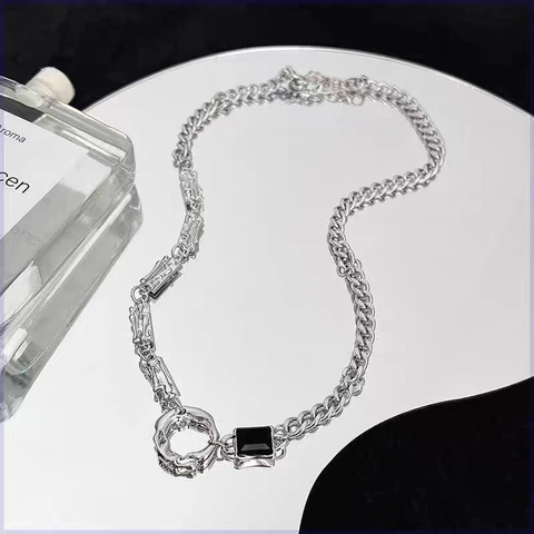 Titanium Staal Asymmetrische Ketting Halsketting Voor Mannen Vrouwen Hiphop Punk Strass Lava Textuur Ronde Ring Zwarte Edelsteen Hanger Sieraden