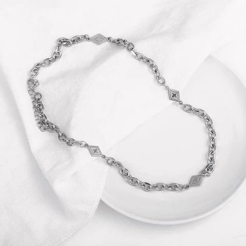 Collana con Pendente a Stella e Rombo in Acciaio al Titanio Unisex Hip Hop Stile Freddo Catena Geometrica per Uomo Donna
