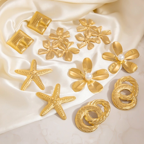 Orecchini a Bottone in Acciaio Inossidabile Placcato Oro 18K a Forma di Fiore per Donna Impermeabile Ipoallergenico Gioielli Floral