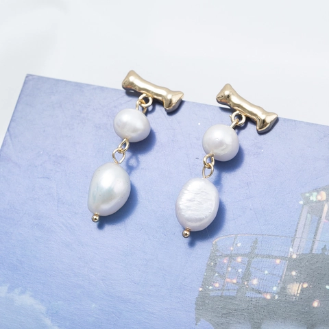 Korean Style Artificial Pearl Dangle Earrings Retro Gold Alloy Bone Shape Drop Earrings For Women Fashion Elegant Jewelry