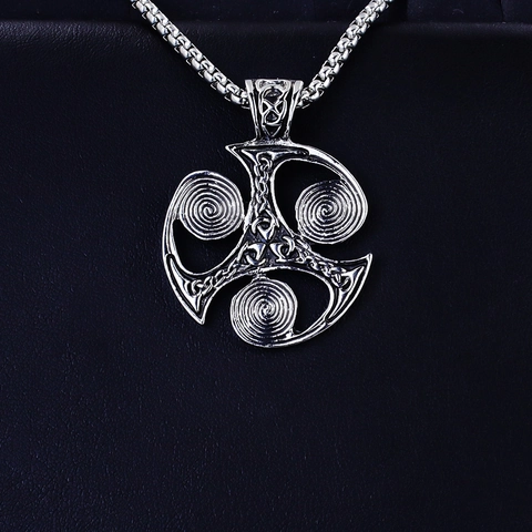 Vintage Celtic Triskele Pendant Necklace For Men Stainless Steel Nordic Viking Spiral Amulet Amulet Chain Jewelry