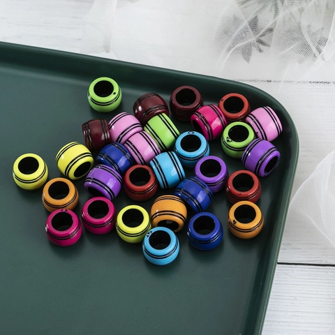 Perles de Cheveux en Plastique Rayées Colorées Grand Trou Bijoux Cylindriques pour Tresses Dreads DIY Accessoires de Coiffure Femmes