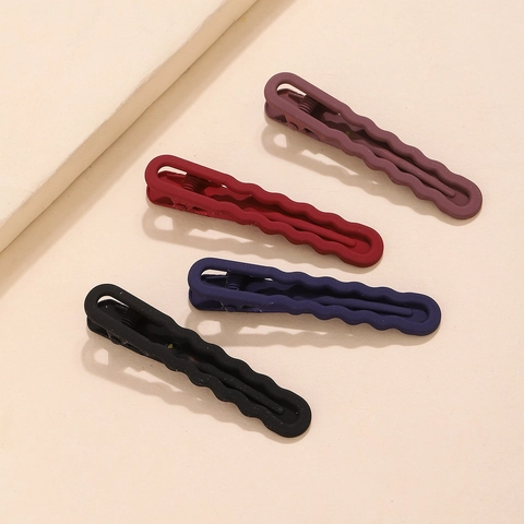 Minimalist Matte Metal Wave Shape Duckbill Hair Clip For Women Hollow Out Baking Paint Frosted Commuter Hair Accessories