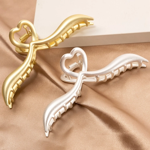 Elegante Molletta per Capelli in Lega a Forma di Cuore Pinza a Scatto in Metallo Svuotata per Donna Gioielli per Capelli