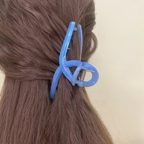 Large Hair Claw Clip Pearlescent Iridescent Plastic Hair Catch For Women Elegant Non-Slip Geometric Twisted Bath Hair Styling Accessories