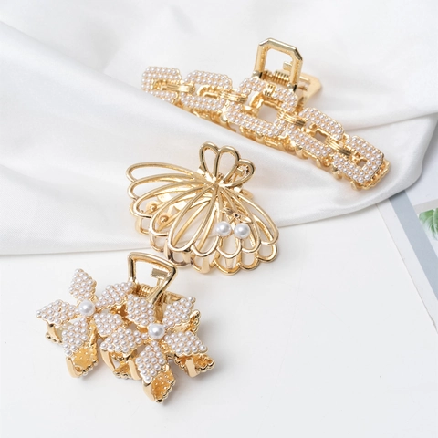 Elegant Gold Alloy Artificial Pearl Hair Claw Clips French Vintage Hollow Floral Shell Geometric Hairpins For Women Daily Accessories
