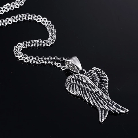Collana con Ciondolo a Cuore con Ali di Angelo in Lega Vintage Argento Ossidato Stile Gothic Punk Gioielli Regalo