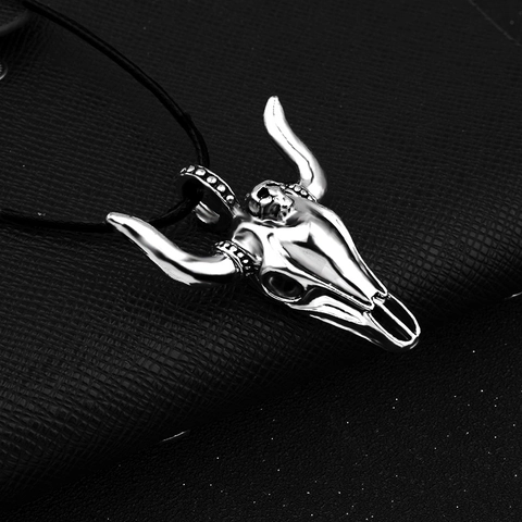Collana con ciondolo a teschio di toro in argento vintage con cordino nero Design a testa di animale gothic punk uomo donna