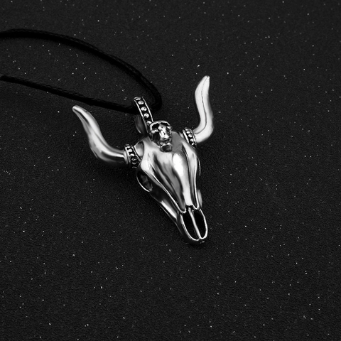 Collana con ciondolo a teschio di toro in argento vintage con cordino nero Design a testa di animale gothic punk uomo donna