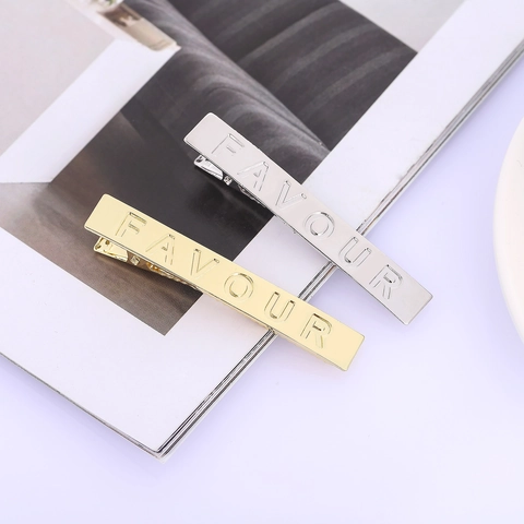 Fermaglio per Capelli Rettangolare in Lega Minimalista per Donna Oro Argento Galvanizzato Lettera FAVOUR Incisa Accessori Moda