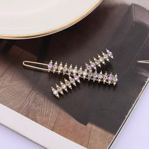 Koreanische Mode Legierung Strass Haarspange Kreuz Geometrisch Buchstabe K Seitenclip Glänzender Kopfschmuck Damen Täglich Dating Schmuck