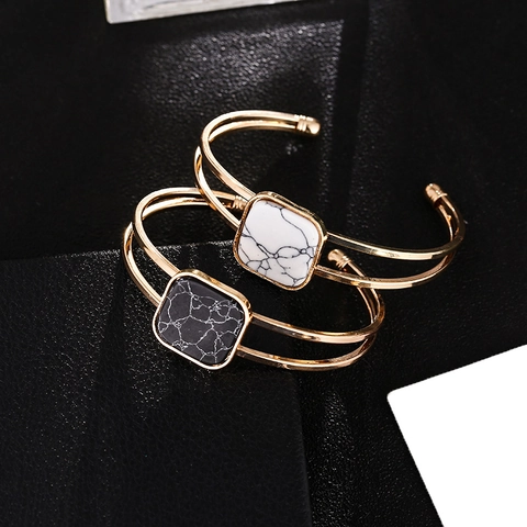 Bracciale Rigido Aperto Minimalista a Doppia Linea Cava per Donna Lega Oro Motivo Marmo Pietra Quadrata Intarsiata Gioielli