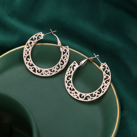 Bohemian Hollow Filigree Hoop Earrings For Women Vintage Ethnic Scroll Pattern Alloy Electroplated Jewelry Accessories