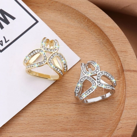 Clip per Sciarpa a Triangolo in Lega di Moda per Donna Fibbia per Scialle Cava Geometrica Oro Argento Galvanizzato Elegante Accessorio per Sciarpa