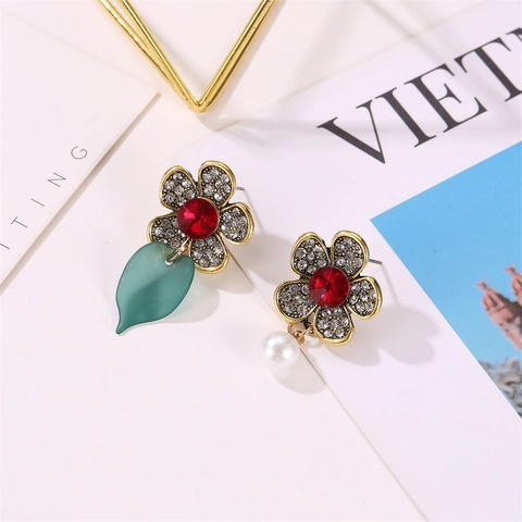 Vintage Asymmetric Flower Earrings Alloy Rhinestone Red Crystal Inlaid White Artificial Pearl Green Leaf Dangle Earrings For Women Jewelry