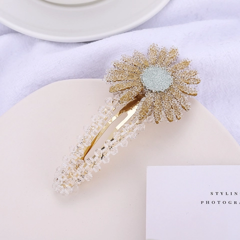 Korean Fresh Daisy Flower Crystal Beaded Hair Clip Handmade Woven Floral Bangs Side Clip Fashion Alloy Hair Accessories For Women