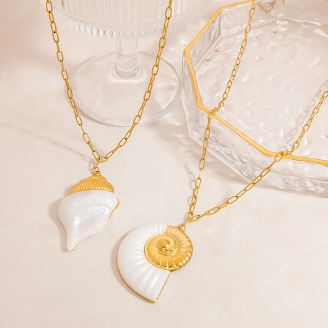 18K Gold Plated Stainless Steel Sea Snail Nautilus Pendant Necklace For Women Acrylic Artificial Pearl Beach Jewelry Gift