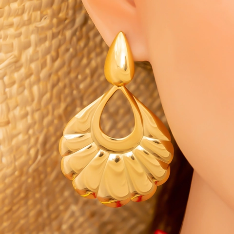 Pendientes Vintage Franceses Exagerados de Acero Inoxidable con Gota de Agua Colgante de Concha Elegantes Dorados Impermeables Grandes Pendientes