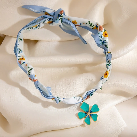Floral Print Satin Scarf Chain Necklace With Stainless Steel Flower Pendant Rhinestone Inlaid Fashion Jewelry For Women
